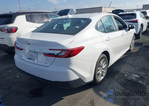 2025 Toyota Camry Le z USA, uszkodzony, nr VIN 4T1DAACK2SU536151